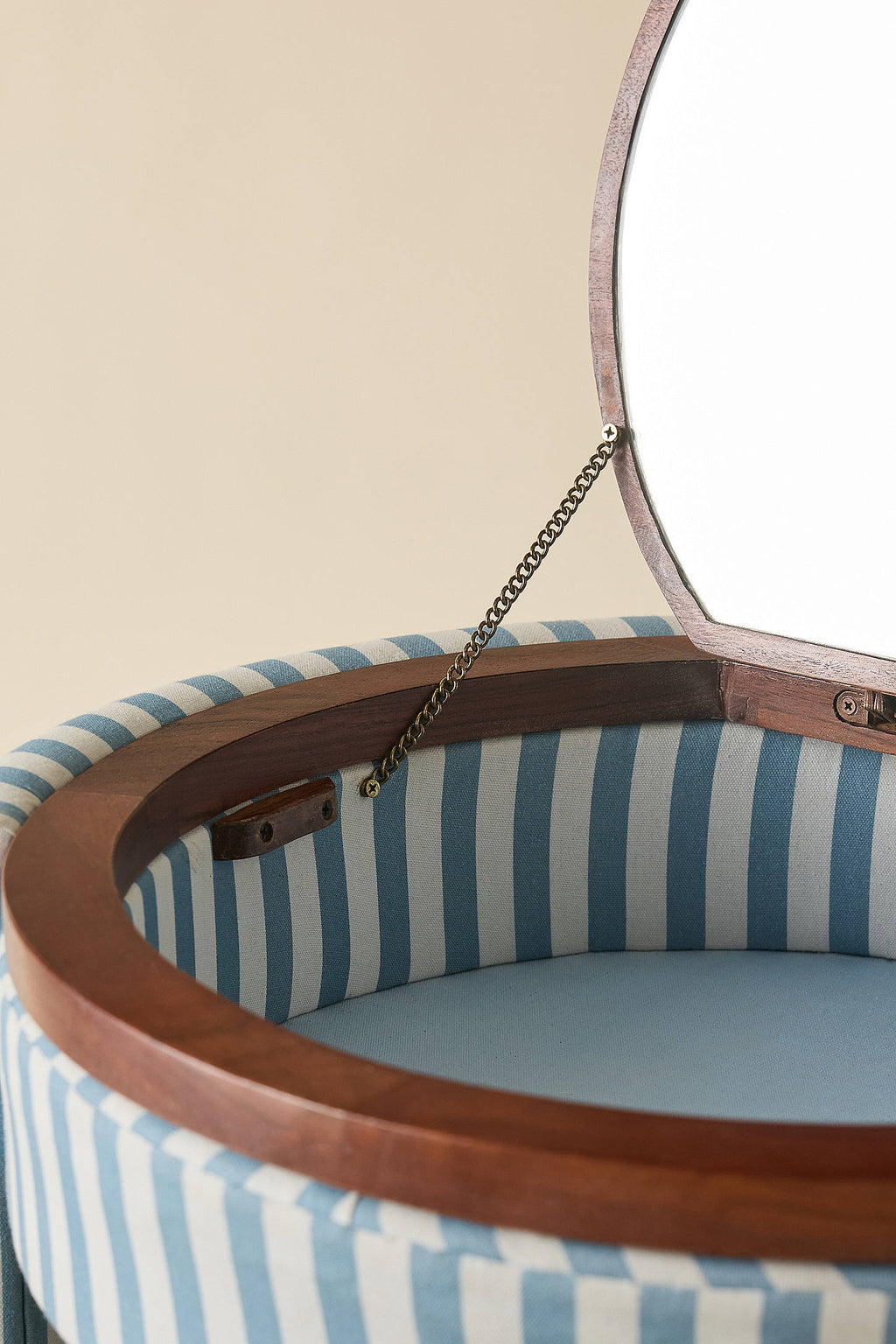 ModernMuse Vanity & Chair