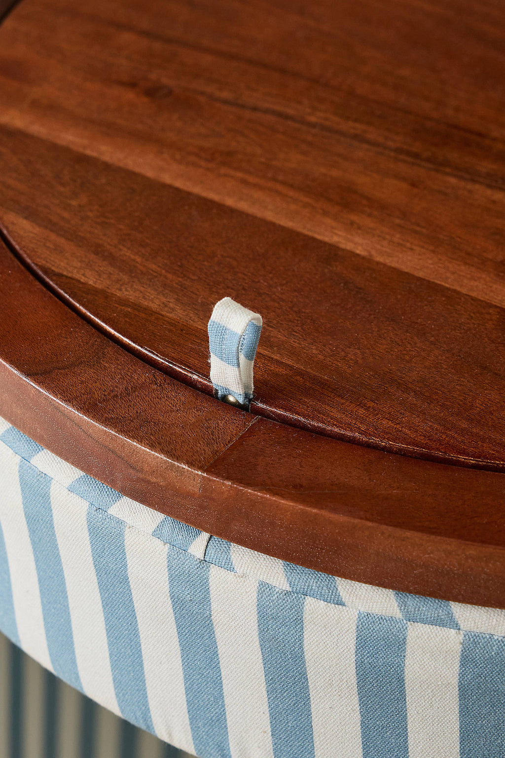 ModernMuse Vanity & Chair